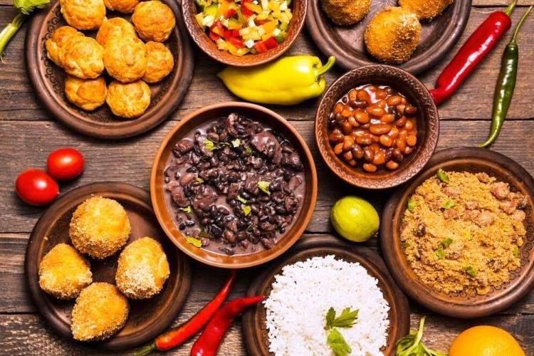 Feijoada tradicional em casa Curitiba