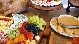 Mesa de antepastos corporativa Curitiba