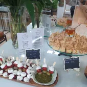 Mesa de antepastos para aniversarios